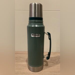 Stanley Classic Bottle With Handle